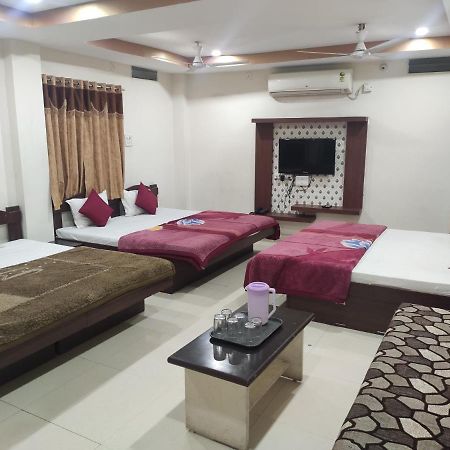 Hotel Vrandavan Palace Near Mahakal Temple Ujjain Dış mekan fotoğraf