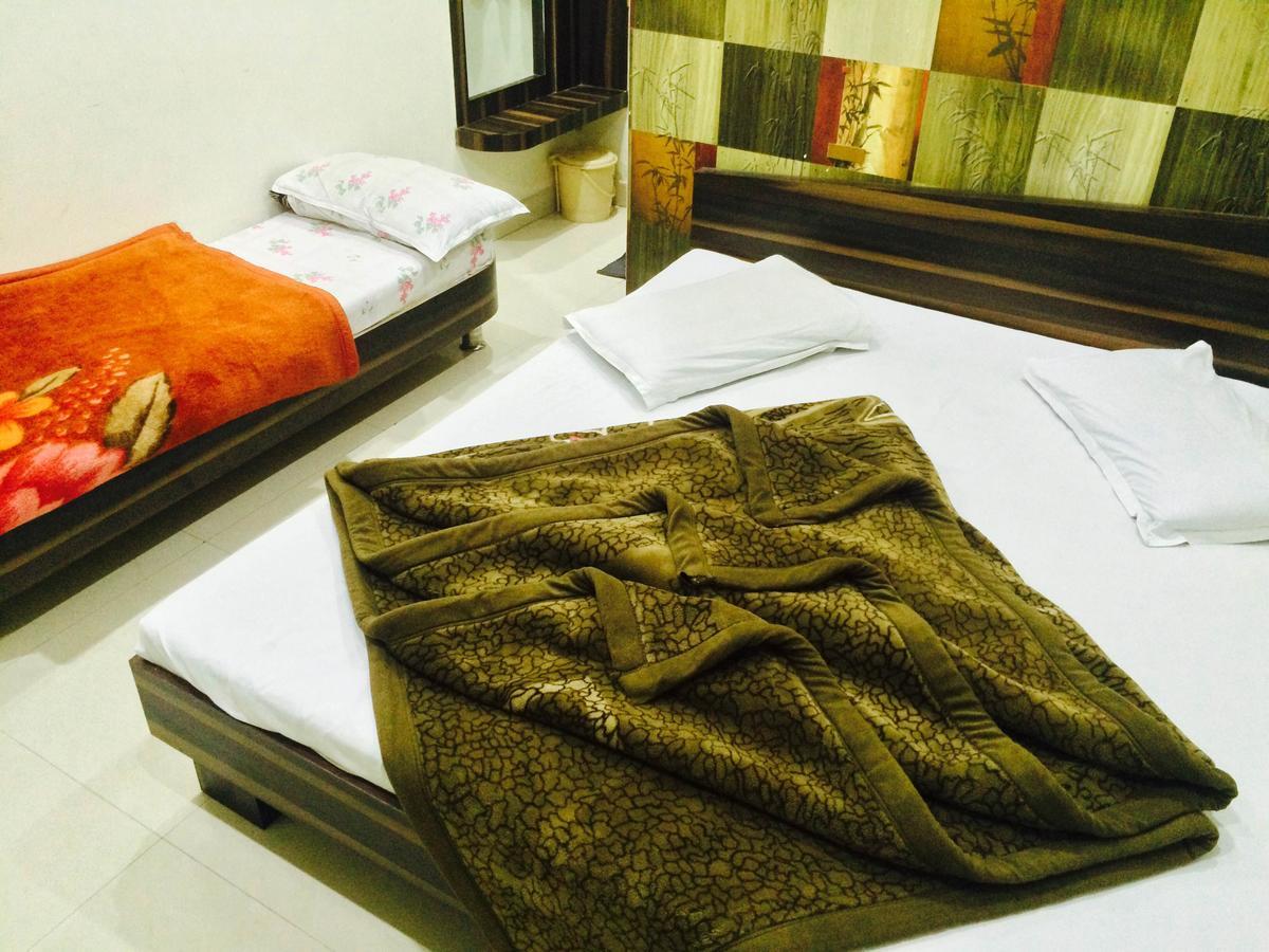 Hotel Vrandavan Palace Near Mahakal Temple Ujjain Dış mekan fotoğraf