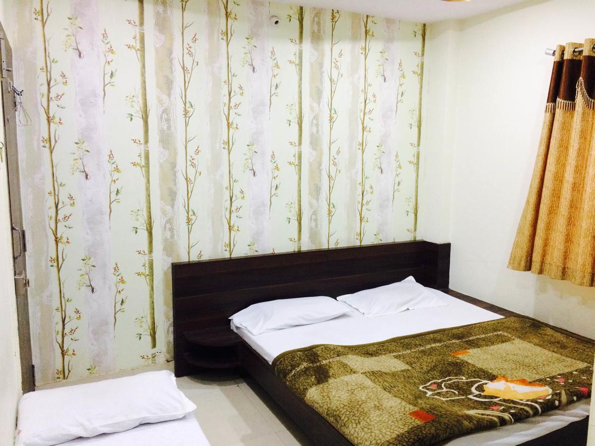Hotel Vrandavan Palace Near Mahakal Temple Ujjain Dış mekan fotoğraf