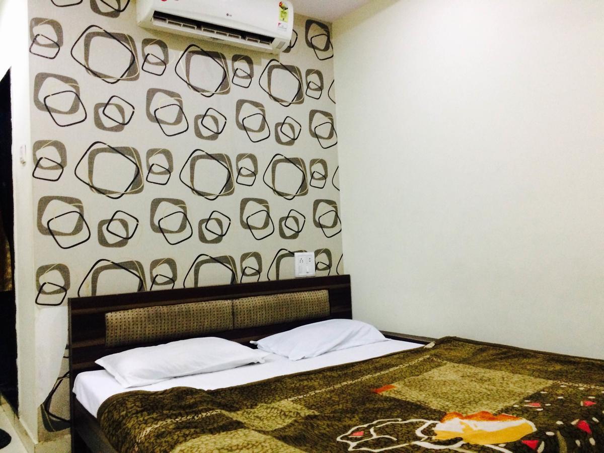 Hotel Vrandavan Palace Near Mahakal Temple Ujjain Dış mekan fotoğraf